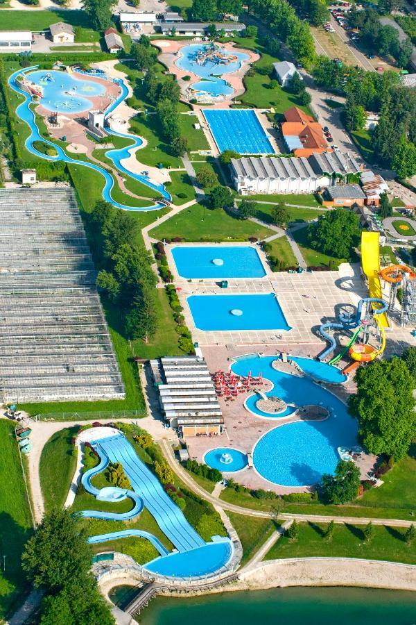 Mediteran Travel Mobile Homes In Camping Terme Catez Brežice Buitenkant foto